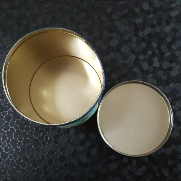 Tootsie Roll Tin - Picture 3 of 5